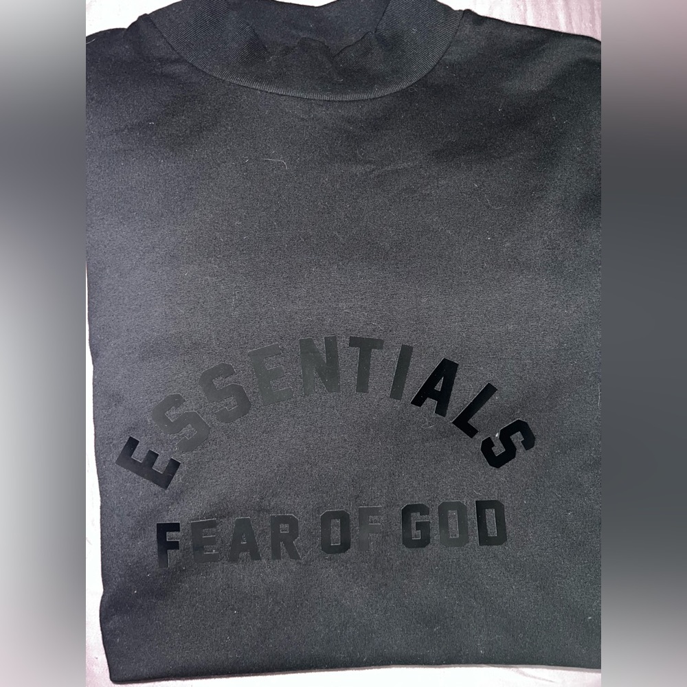 Black turtleneck Fear of God sweatshirt. NEVER WORN.